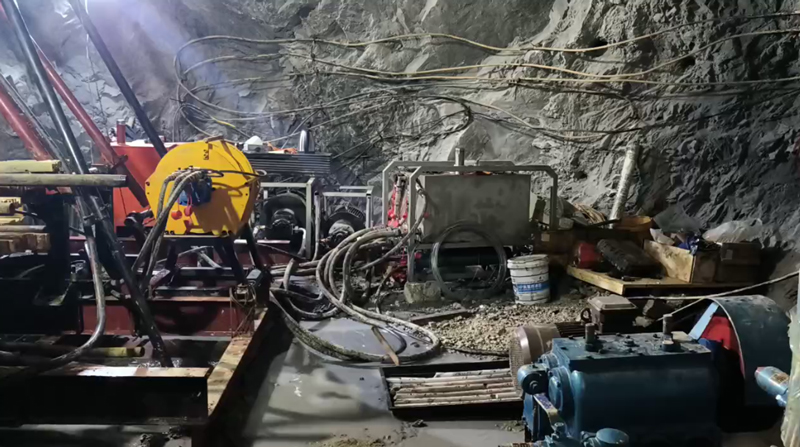 Soluciones para equipos de perforación de túneles totalmente hidráulicos en la industria de exploración de recursos minerales