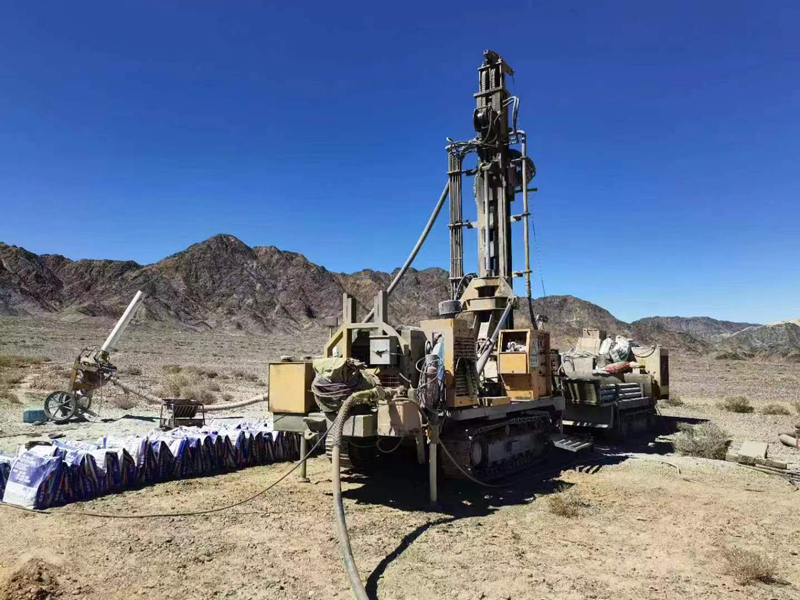 Equipos de perforación de circulación inversa con orugas: soluciones para muestreo geológico